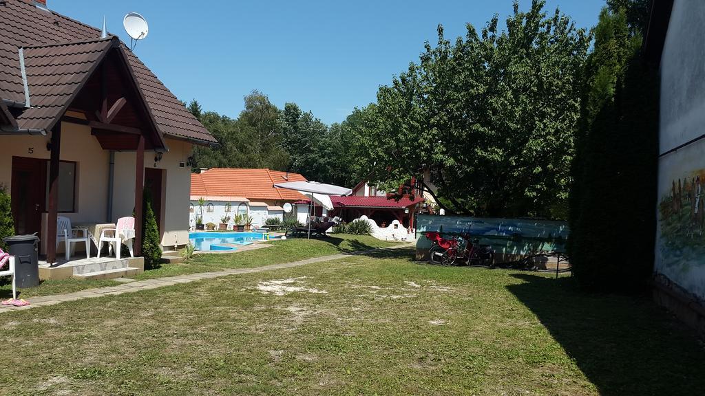 Pension Elisabeth Balatonlelle Buitenkant foto