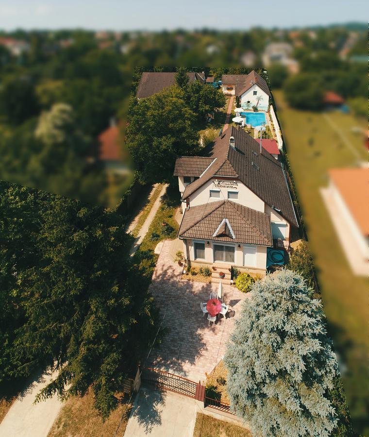 Pension Elisabeth Balatonlelle Buitenkant foto